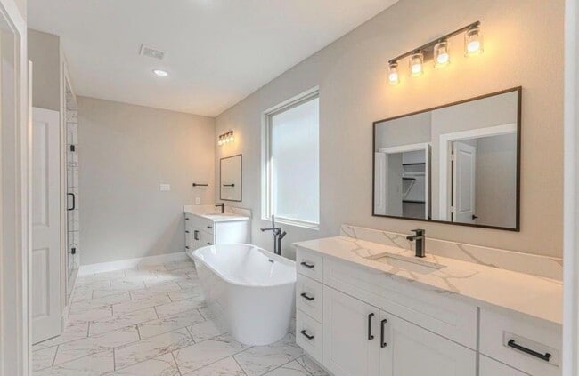 Building Photo - 4910 Wunder Wy