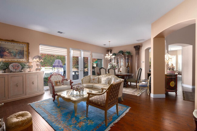 Building Photo - 4 Bentley Rd