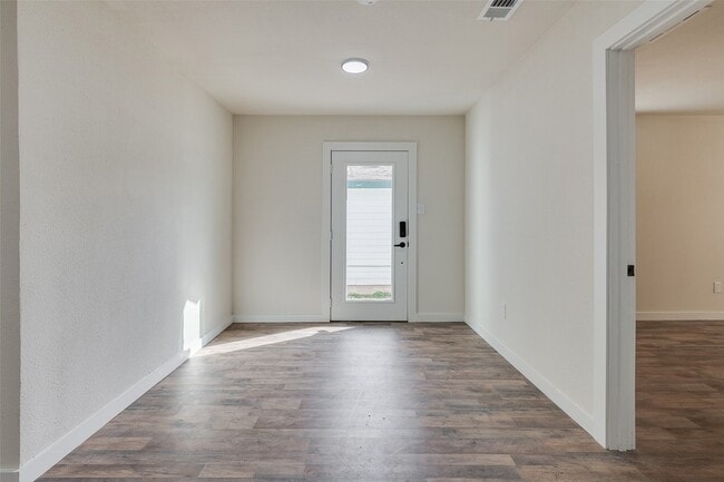 Building Photo - 2151 E Overton Rd