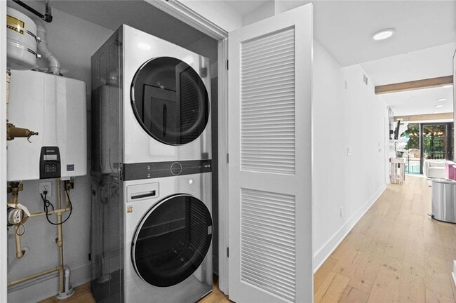 Building Photo - 346 Peters St SW