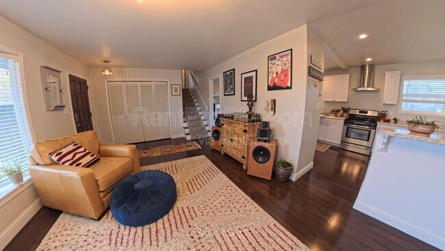 Building Photo - 1013 Timber Ln