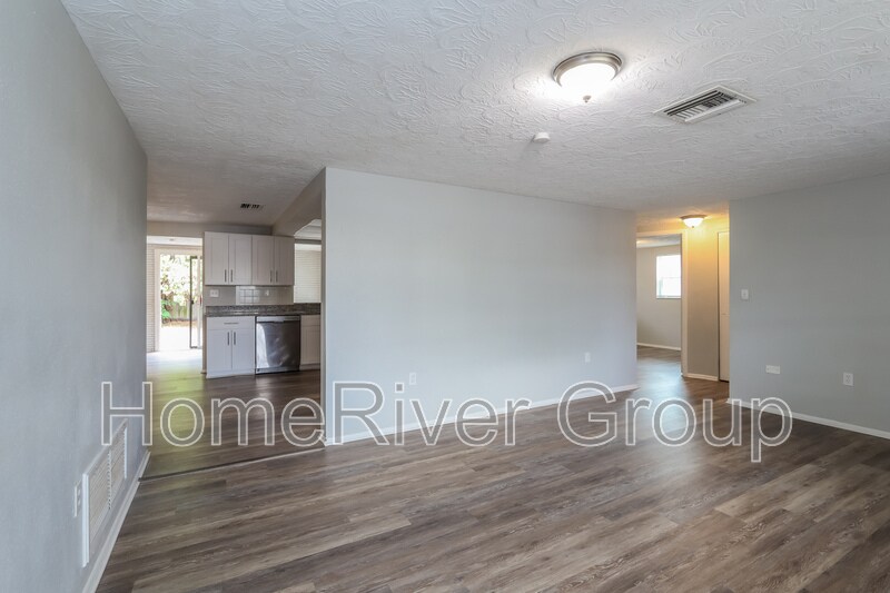 Building Photo - 9410 Cochise Ln
