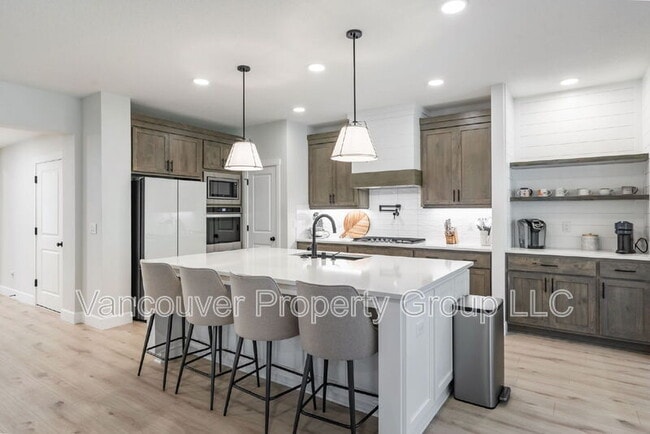 Building Photo - 746 SE 38th St