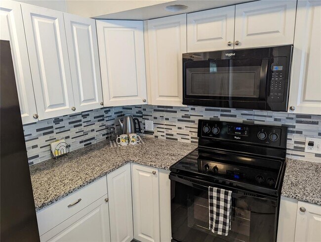Building Photo - 4802 Drift Tide Dr