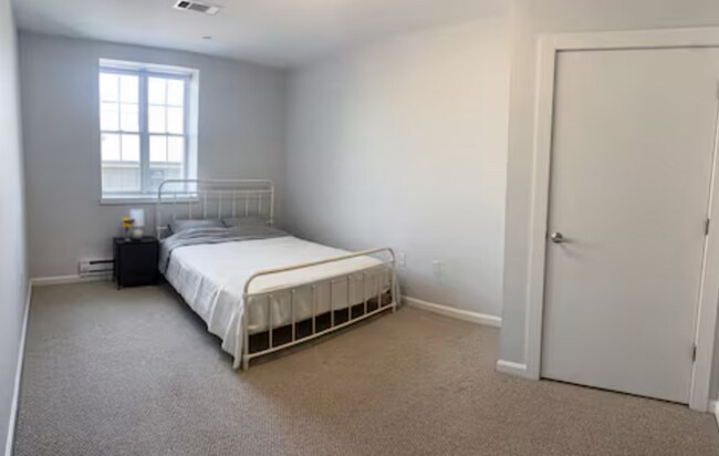 Building Photo - 1505 Commonwealth Ave