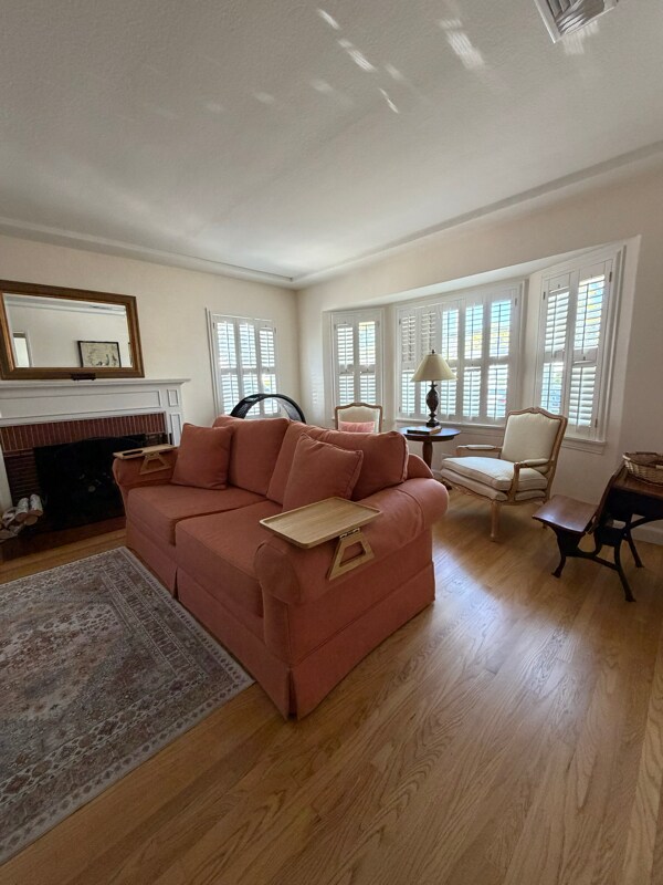 Building Photo - 1127 N California St