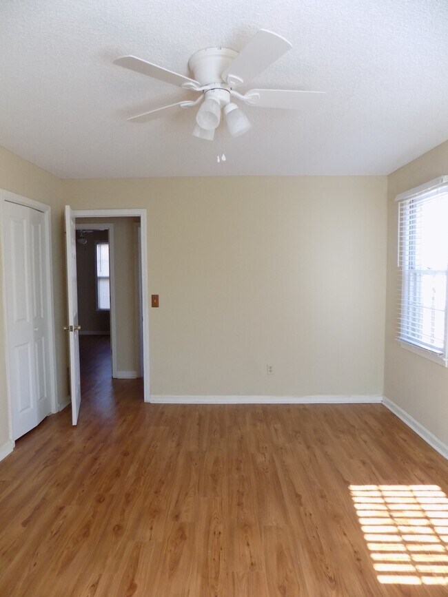 Building Photo - Irmo