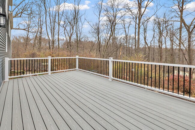 Building Photo - 19 Good Hill Rd