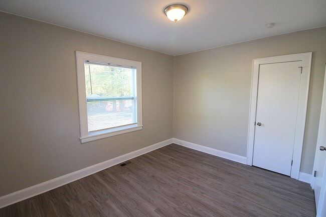 Building Photo - Welcome to Your New Home in Enderly Park!