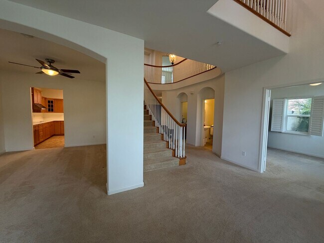 Building Photo - Spacious 4-Bedroom Ewa Beach Home with Den...
