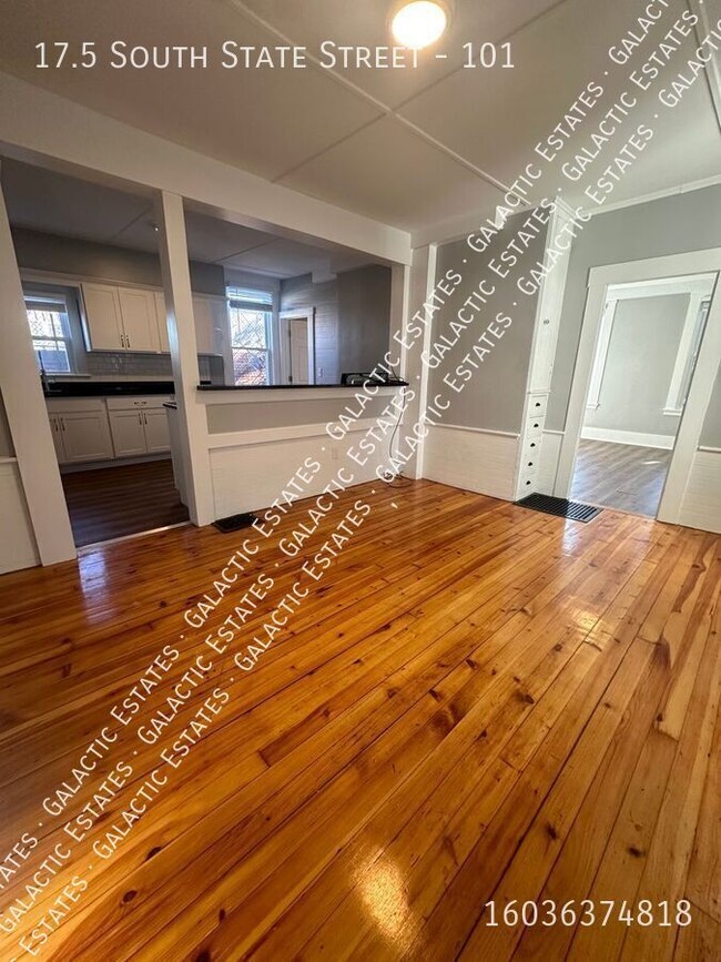 Building Photo - Beautiful and Recently Renovated 3 Bedroom...