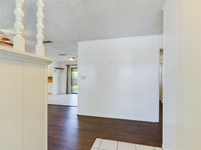 Building Photo - Generous 3-Bed, 2-Bath Home in Fredericksb...