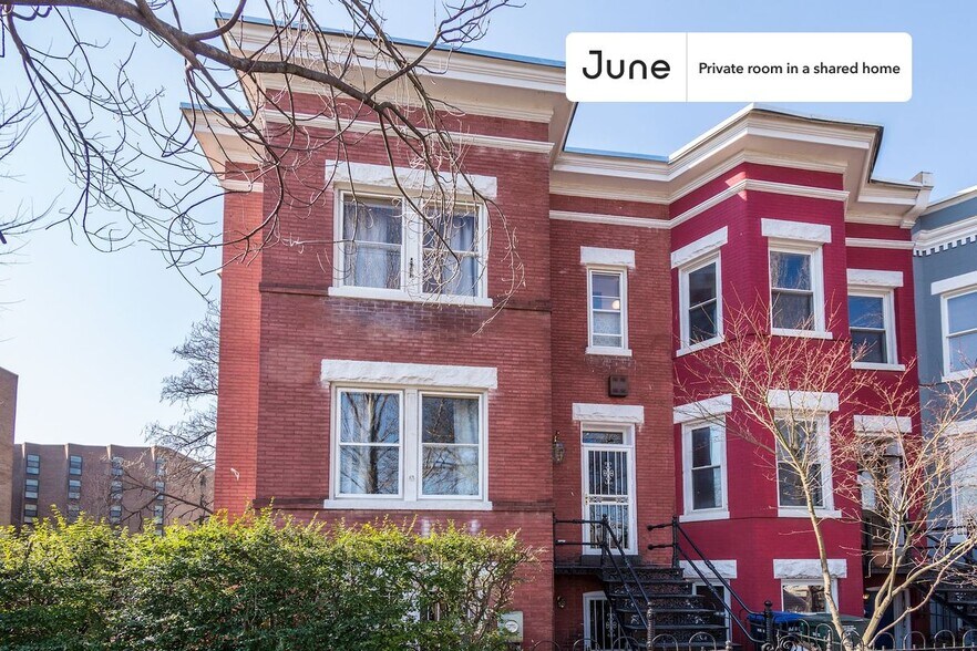 Building Photo - Room in Shared 3 bed/2 bath home