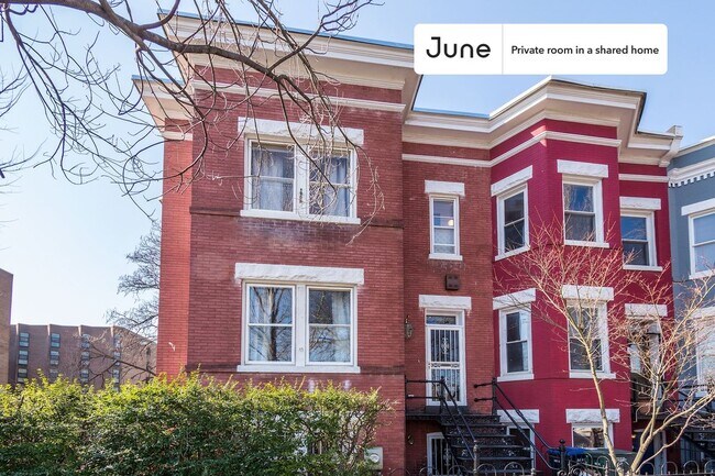 Building Photo - Room in Shared 3 bed/2 bath home