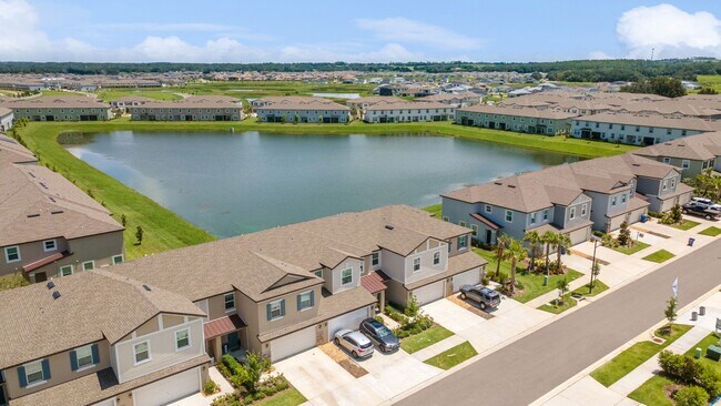 Building Photo - Stunning Large Mirada Townhome; 3 BR + LOFT / 2.5 BA/ 2 Car Garage-2300+ SF!