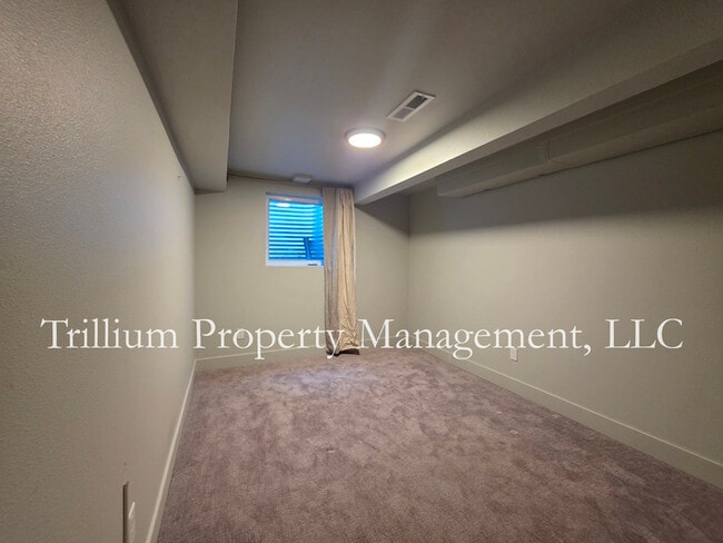 Building Photo - 7020 NE 17th Ave