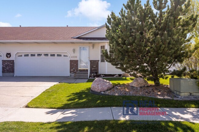 Building Photo - 4330 Henderson Ln