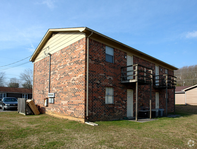 Building Photo - 1330-1380 NW Village Oak Cir