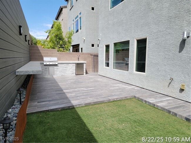 Building Photo - 8037 Misty Canyon Ave