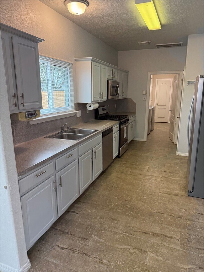 Building Photo - 23702 Spring Dane Dr