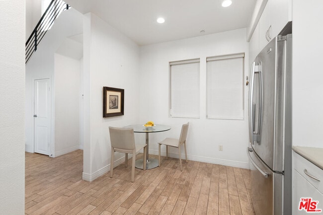 Building Photo - 7100 Playa Vista Dr