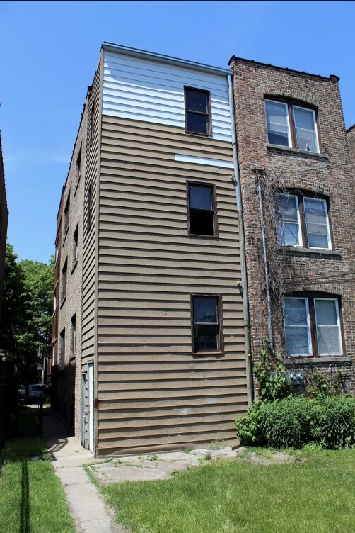 Building Photo - 7427 S Chappel Ave