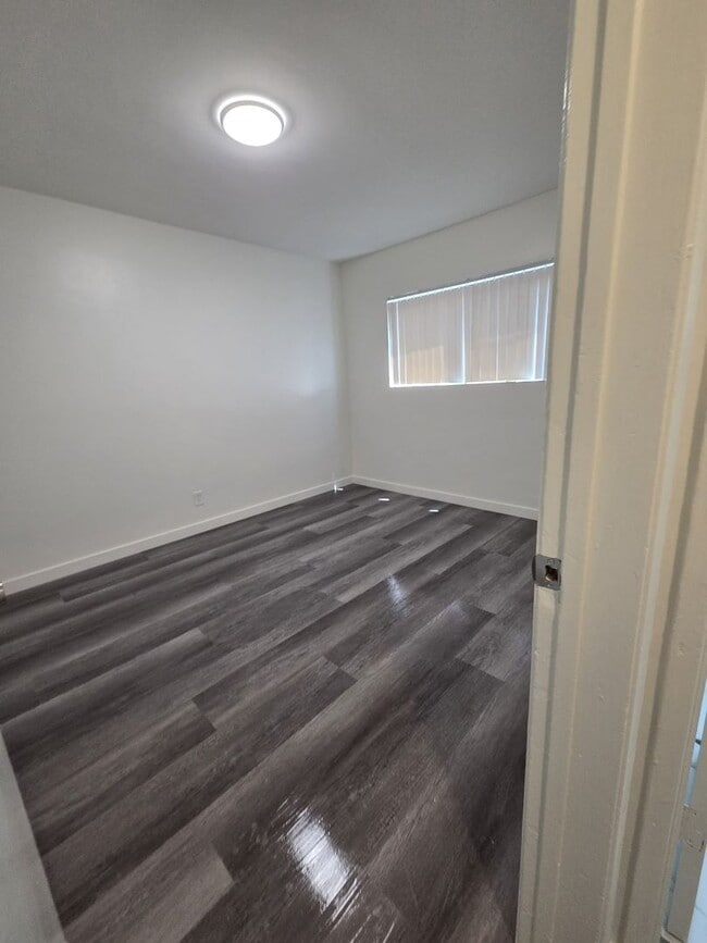 Interior Photo - 5036