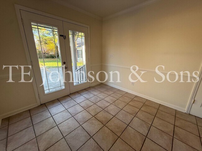 Building Photo - Charming 3-Bedroom Home with Rocking Chair Porch and Screened Back Patio