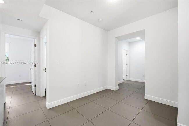 Building Photo - 541 NW 33rd St