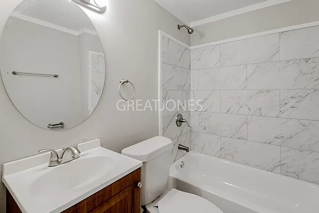 Building Photo - 608 77th Way S