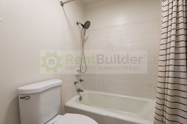 Building Photo - **ALL UTILITIES ARE INCLUDED!!