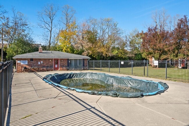 Building Photo - 29516 Bobrich St