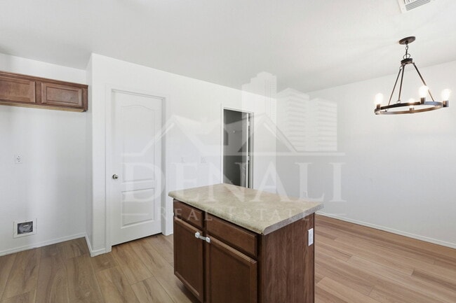 Building Photo - 8510 W Luken Way