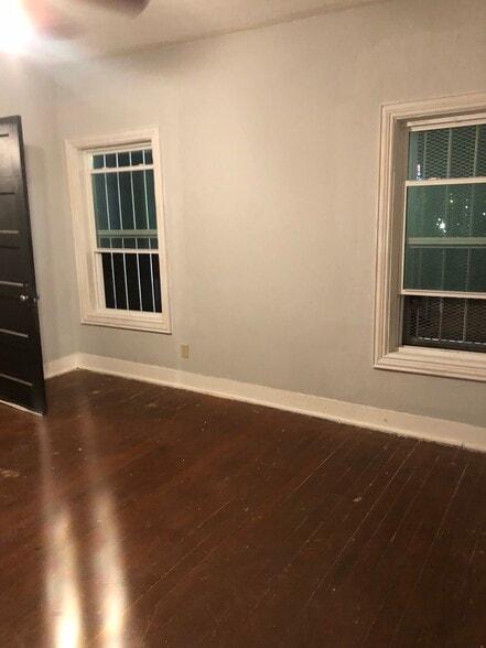 Building Photo - 450 Bryan Ave