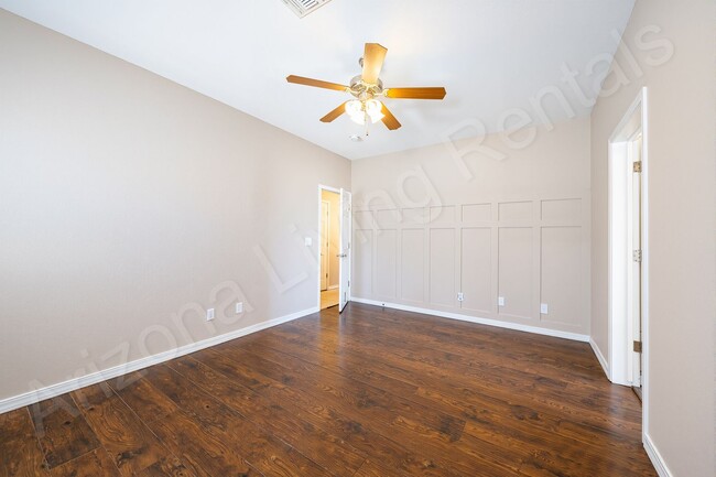 Building Photo - 2085 Alan Ladd Dr
