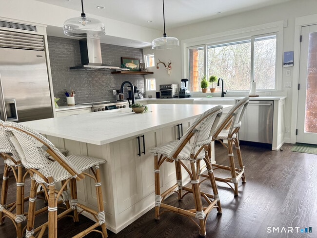 Building Photo - 15 Harrison St