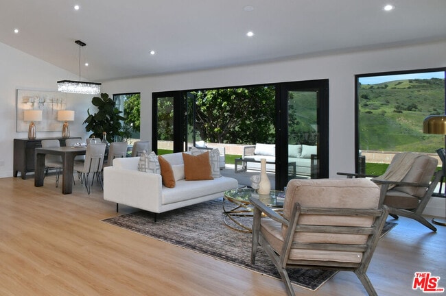 Building Photo - 26065 Farmfield Rd