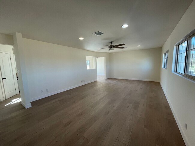 Building Photo - 4 bedroom with Solar!