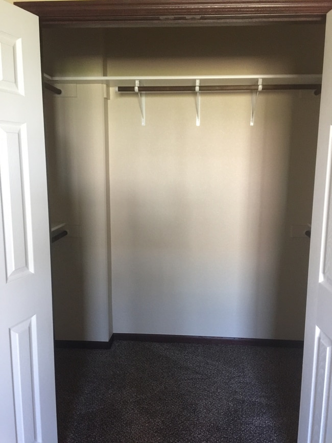 Building Photo - Quality Built Twinhome North Bismarck 2Bedroom 1 1/2 Bath SORRY NO PETS!!