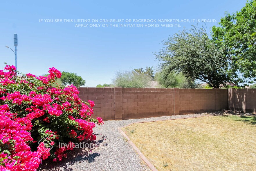 Building Photo - 11018 N 60th Dr