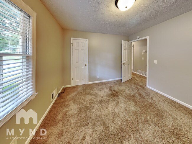 Building Photo - 2475 Suncrest Ct