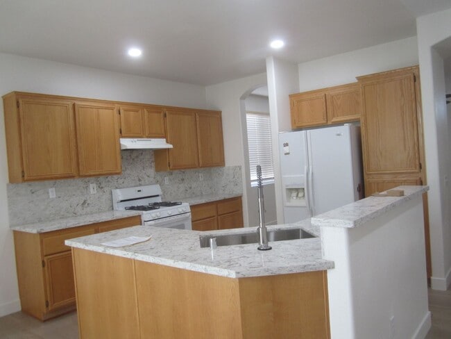 Building Photo - HIDDEN SPRINGS HACIENDA