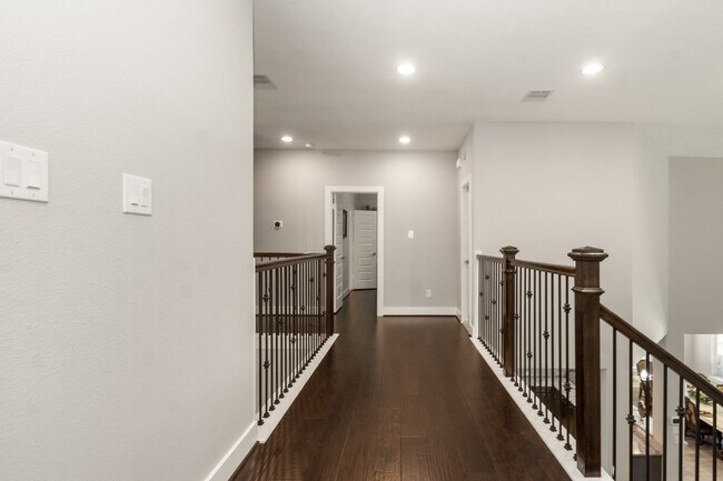 Building Photo - 7323 Settlers Way