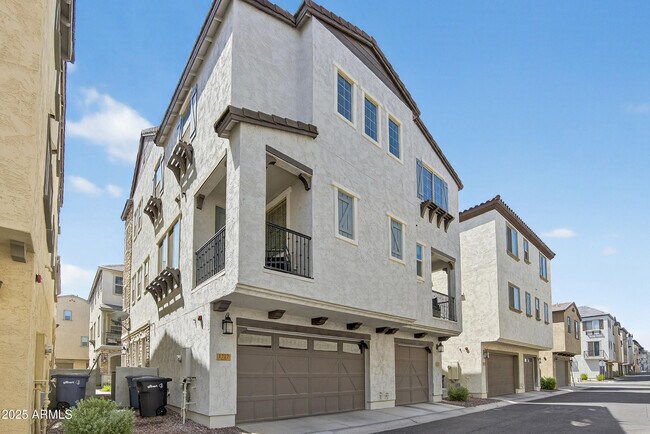 Building Photo - 1725 E Chelsea Ln