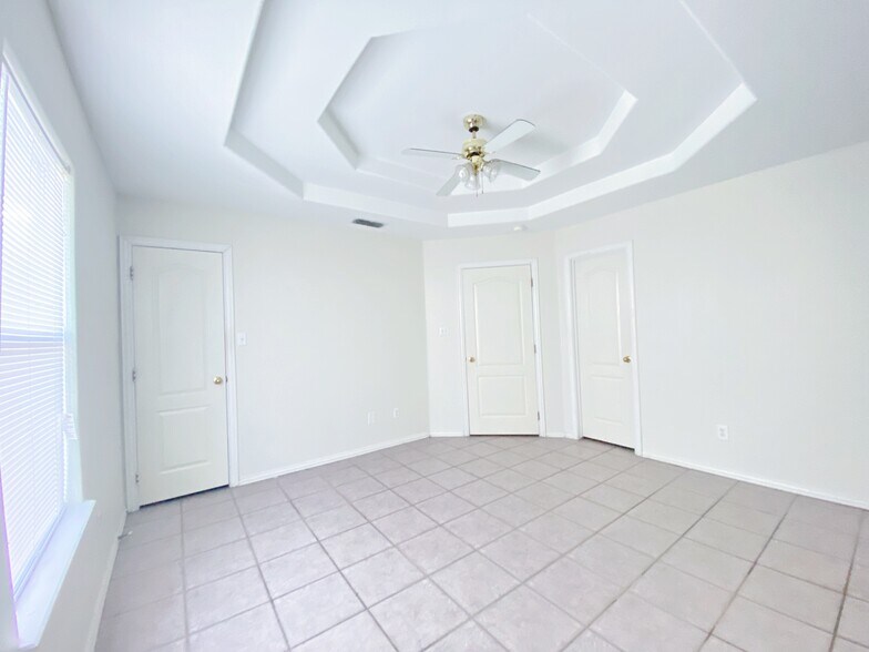 Building Photo - 737 Sonesta Dr