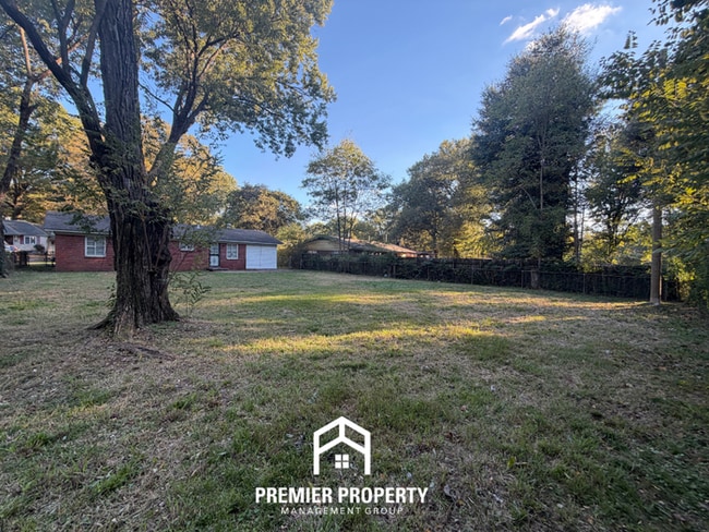 Building Photo - 1493 Rebecca St