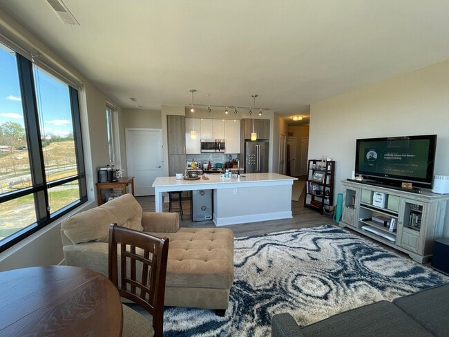 Building Photo - Gorgeous 2 Bedroom Condo in Oxon Hill!