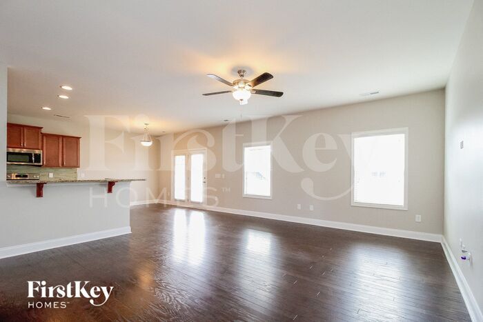 Building Photo - 744 Breeders Cup Dr