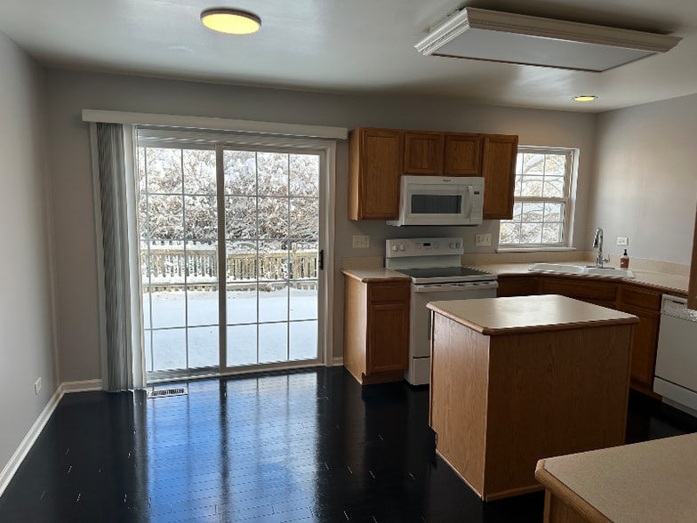 Building Photo - 39153 Welsh Ln