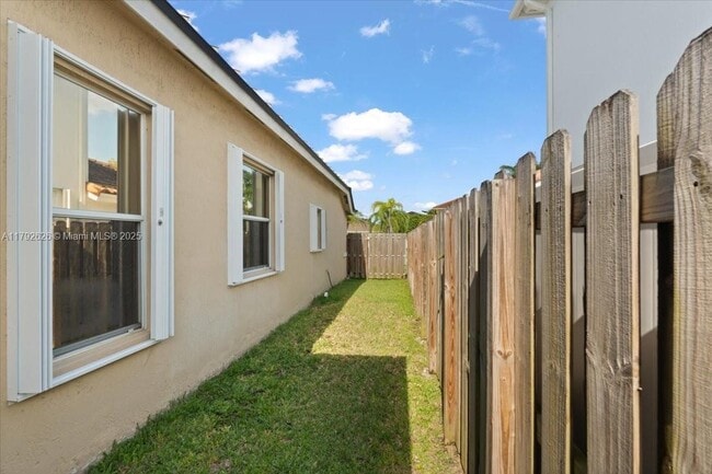 Building Photo - 14342 SW 159th Ct